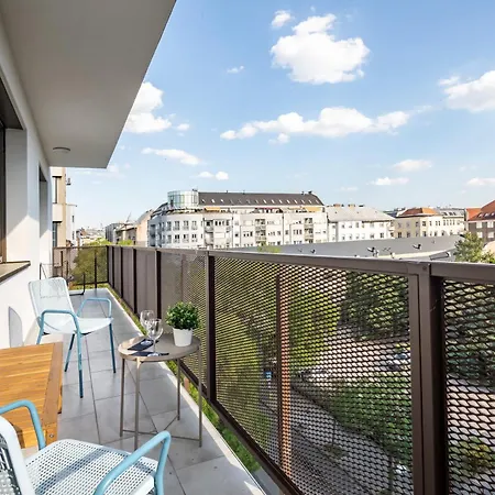 - Balcony - Cozy - Easy Apartment *
