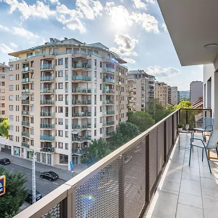 - Balcony - Cozy - Easy Apartment *