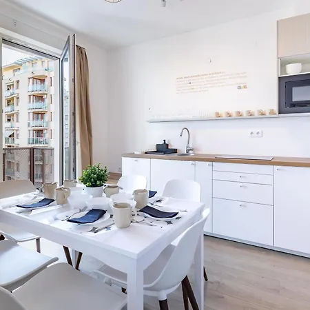- Balcony - Cozy - Easy Apartment