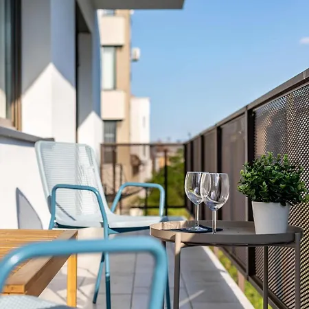 - Balcony - Cozy - Easy *