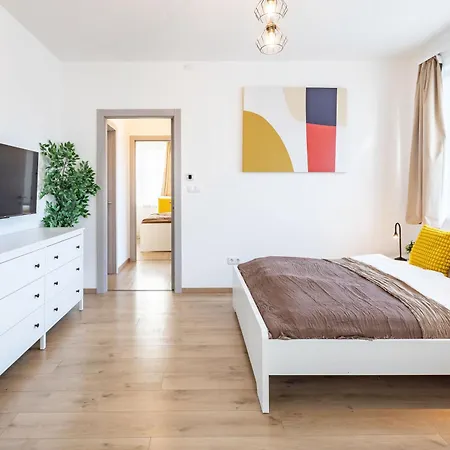 Apartment - Balcony - Cozy - Easy