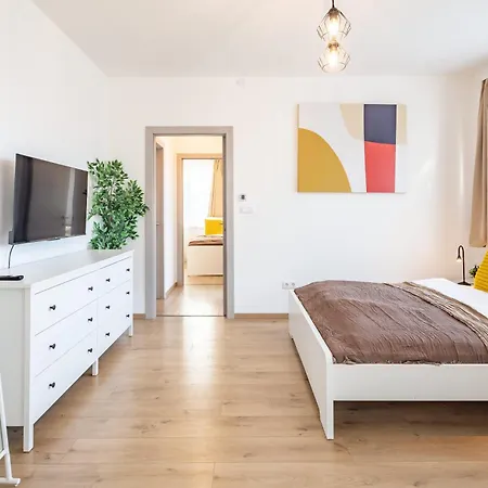 - Balcony - Cozy - Easy Apartment